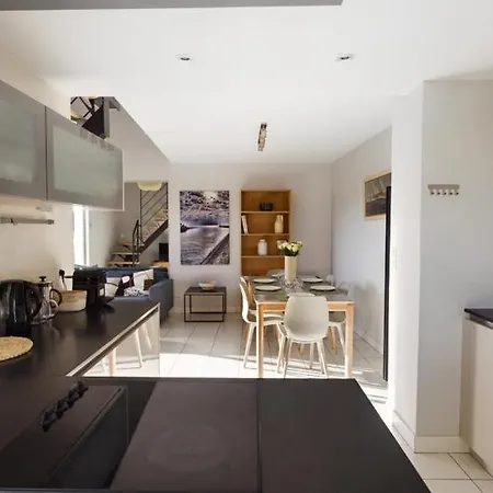 Duplex Terrasse Place Du Marche Ла-Боль-Эскублак